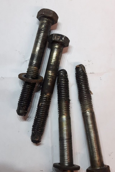 lower wishbone replacement bolts set of 4